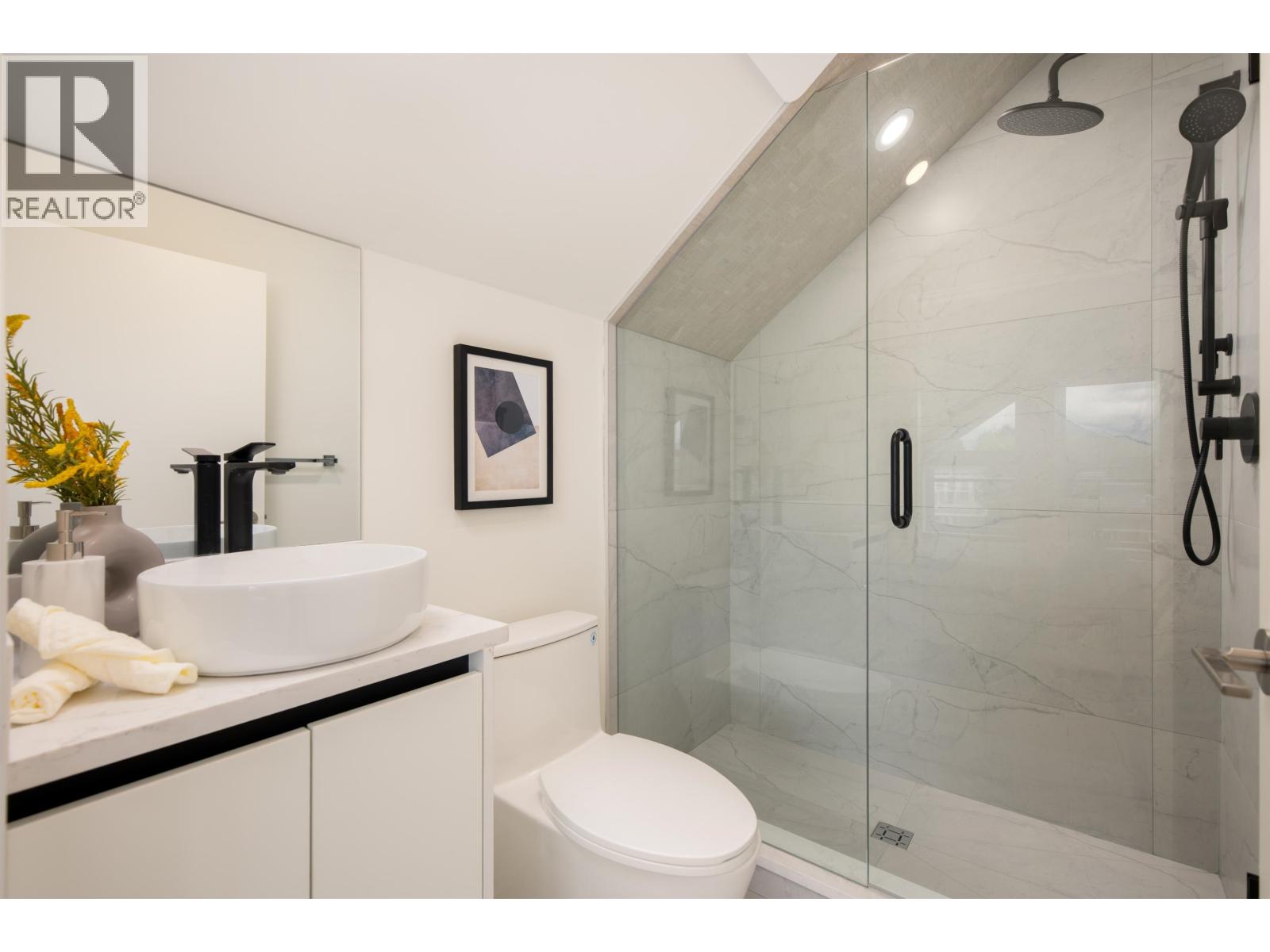 2 3645 Dundas Street, Vancouver, British Columbia  V5K 1S3 - Photo 22 - R3122139