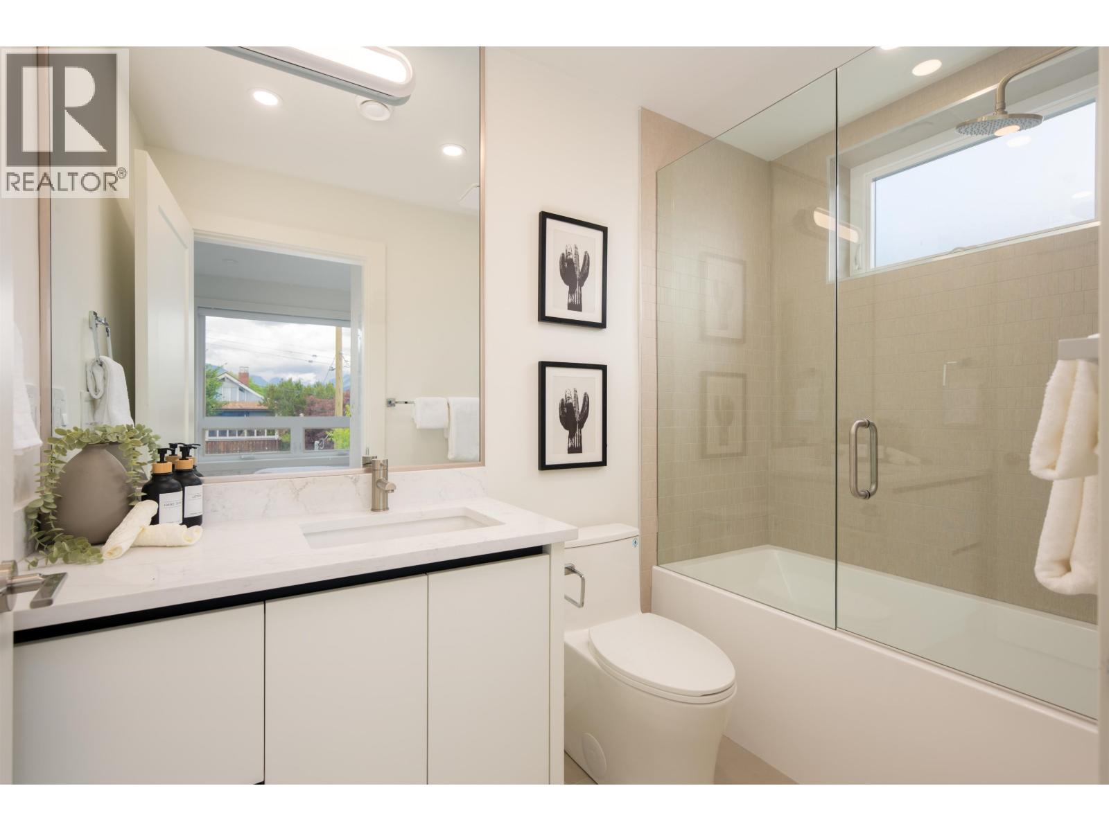 2 3645 Dundas Street, Vancouver, British Columbia  V5K 1S3 - Photo 18 - R3122139