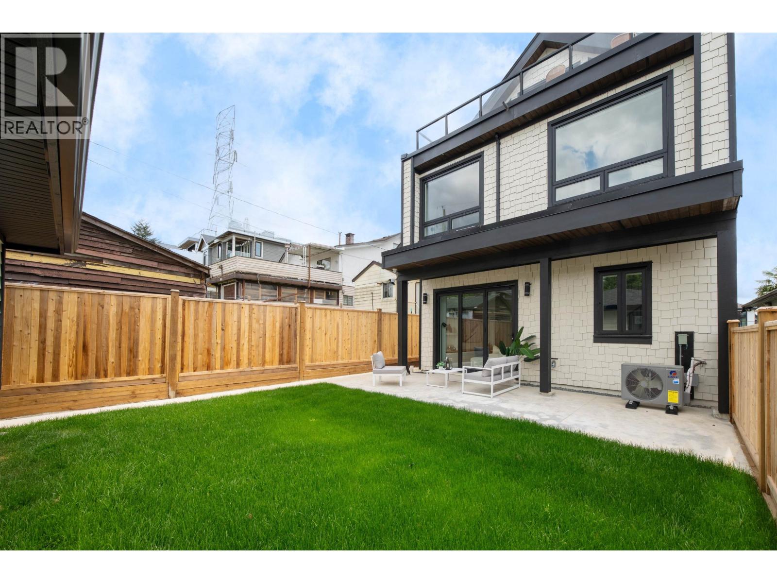 2 3645 Dundas Street, Vancouver, British Columbia  V5K 1S3 - Photo 30 - R3122139