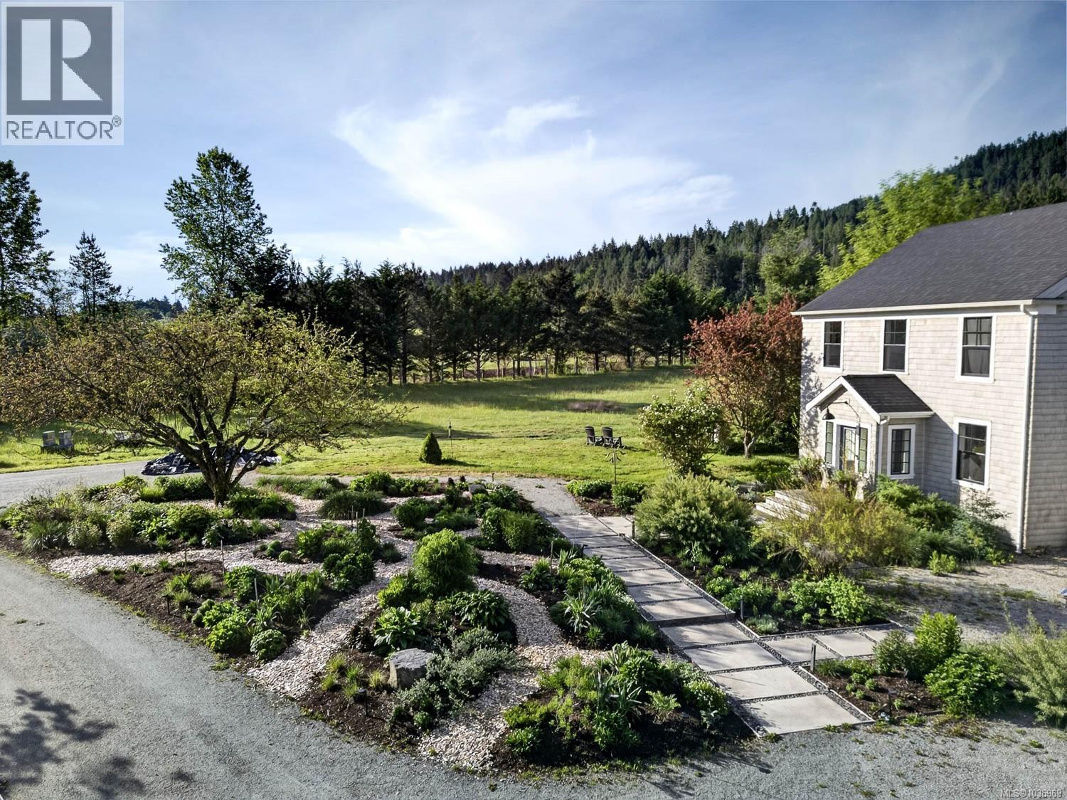 2454 Fulford-Ganges Rd, Salt Spring, British Columbia  V8K 1Z4 - Photo 2 - 1036969