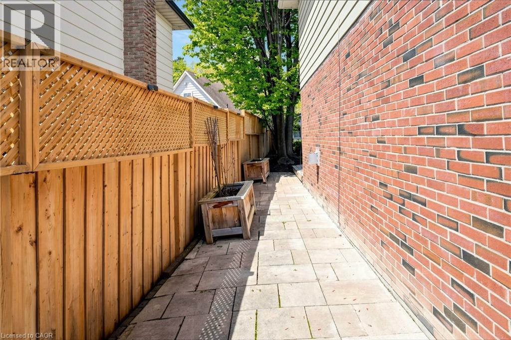 1365 Ester Drive, Burlington, Ontario  L7L 1L4 - Photo 31 - 40831199