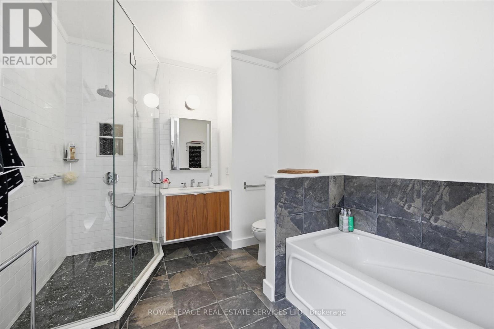 401 - 66 Bay Street S, Hamilton, Ontario L8P 4Z6 - Photo 21 - X13142648