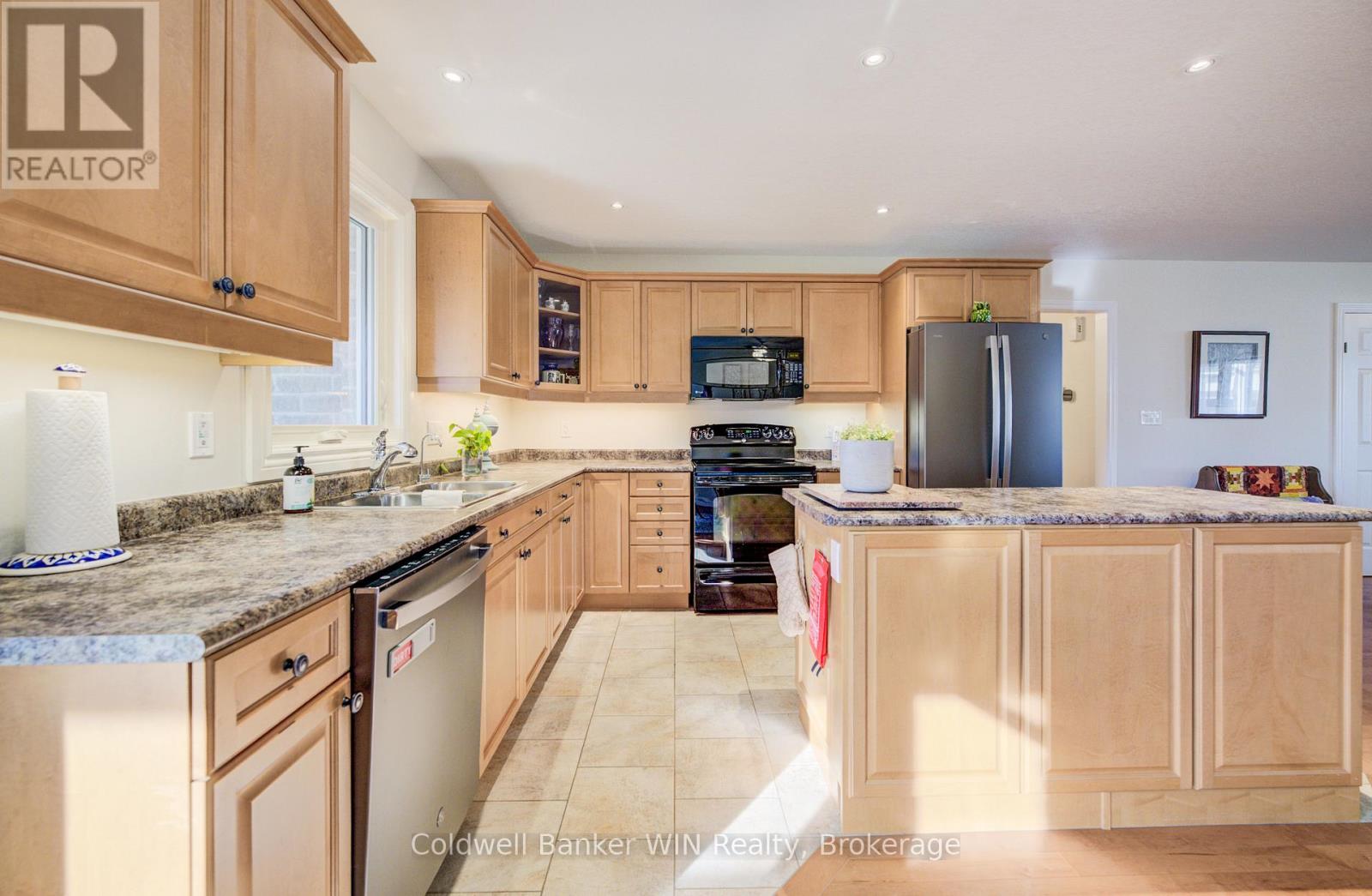 434 King Street E, Wellington North, Ontario  N0G 2L2 - Photo 11 - X13142822
