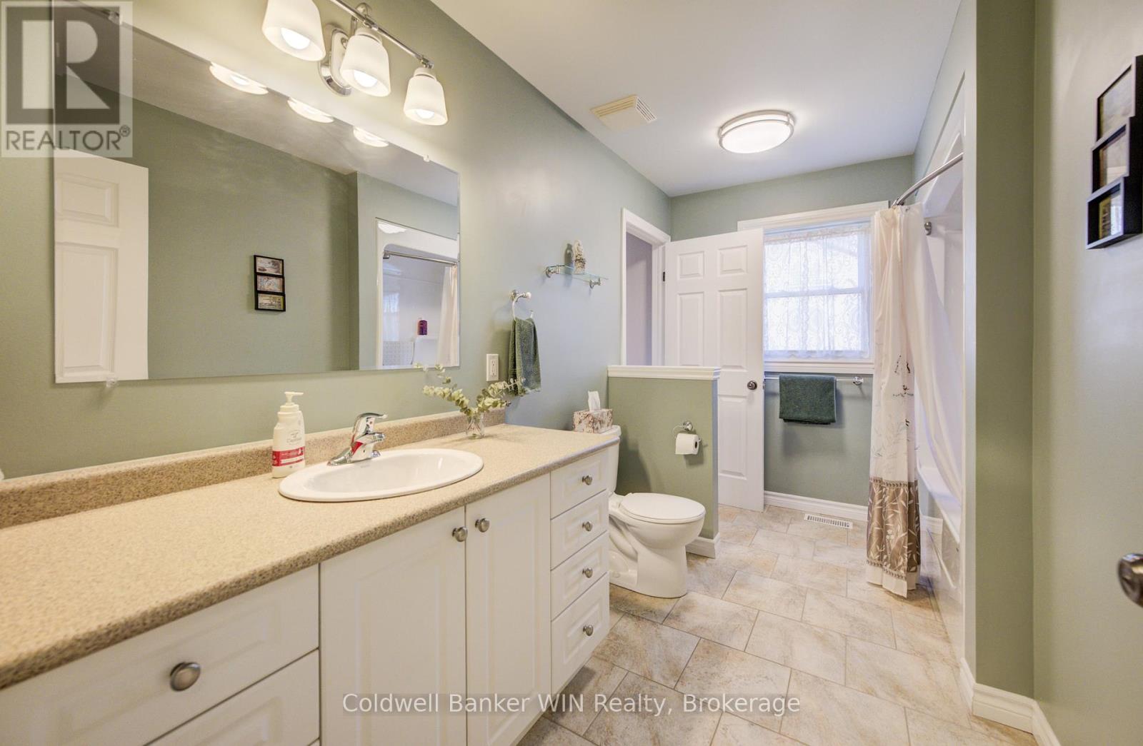 434 King Street E, Wellington North, Ontario  N0G 2L2 - Photo 16 - X13142822