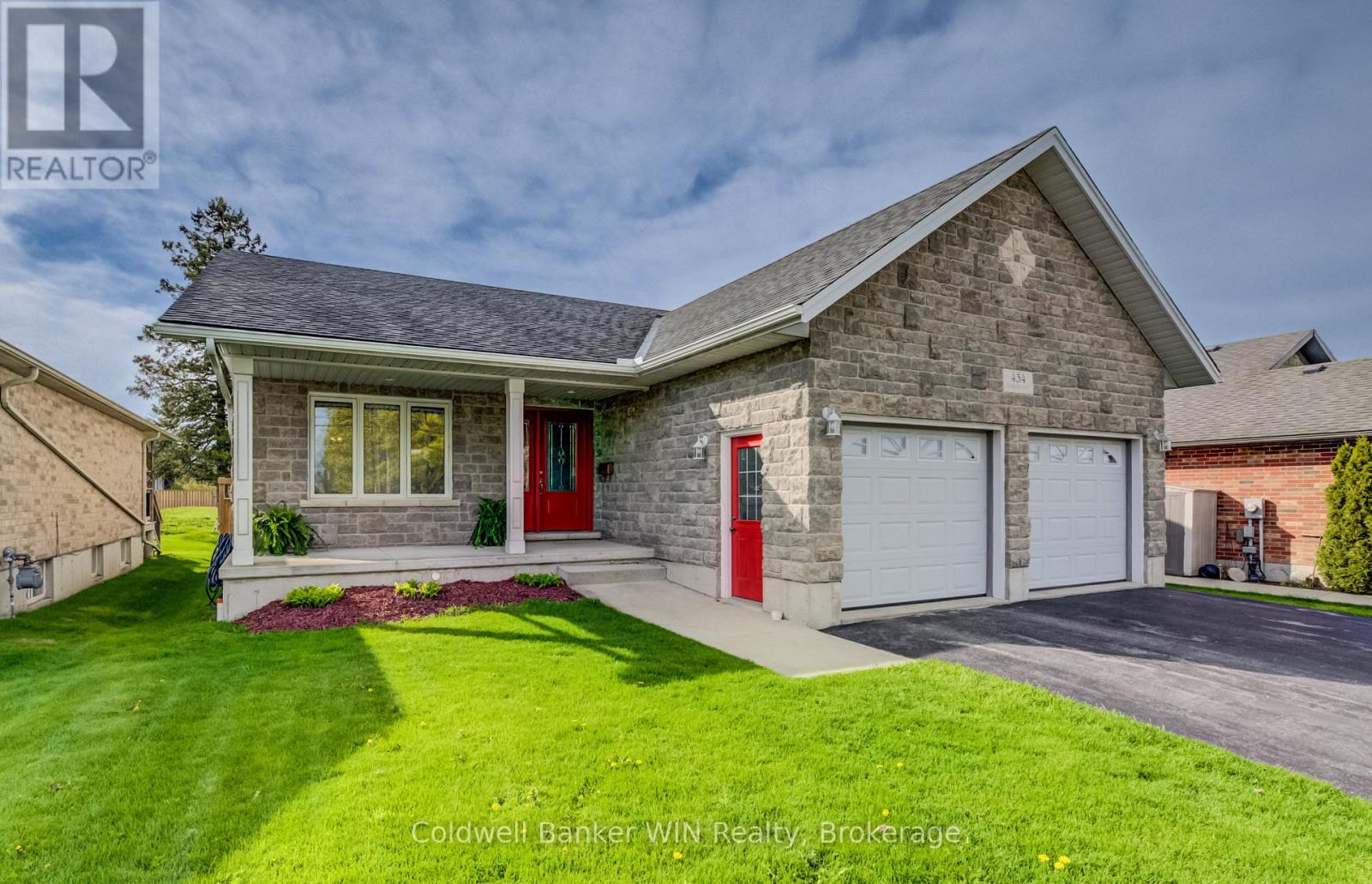 434 King Street E, Wellington North, Ontario  N0G 2L2 - Photo 2 - X13142822