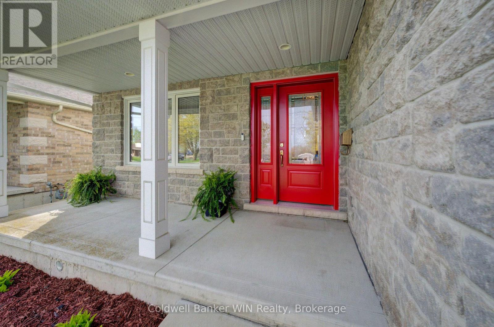 434 King Street E, Wellington North, Ontario  N0G 2L2 - Photo 3 - X13142822