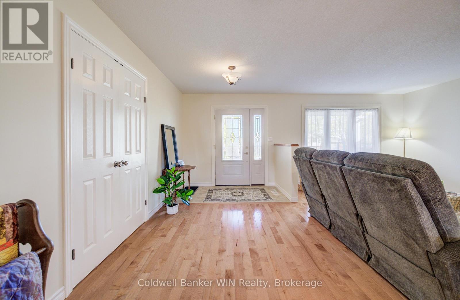 434 King Street E, Wellington North, Ontario  N0G 2L2 - Photo 4 - X13142822