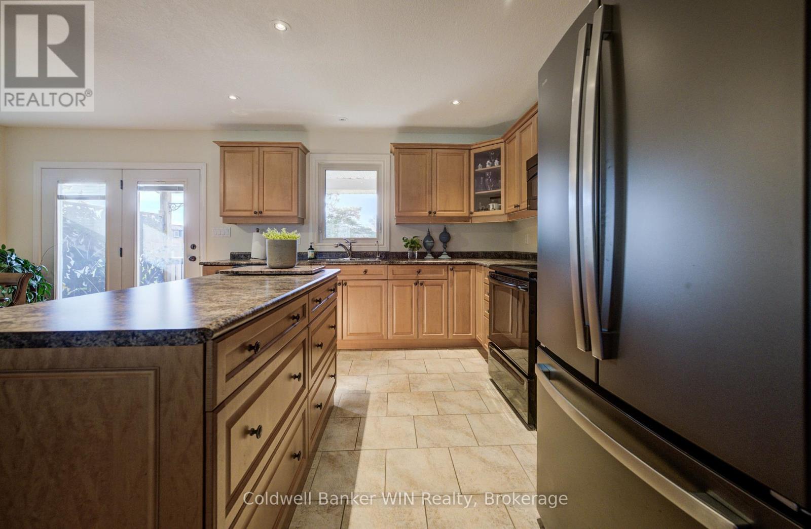 434 King Street E, Wellington North, Ontario  N0G 2L2 - Photo 9 - X13142822