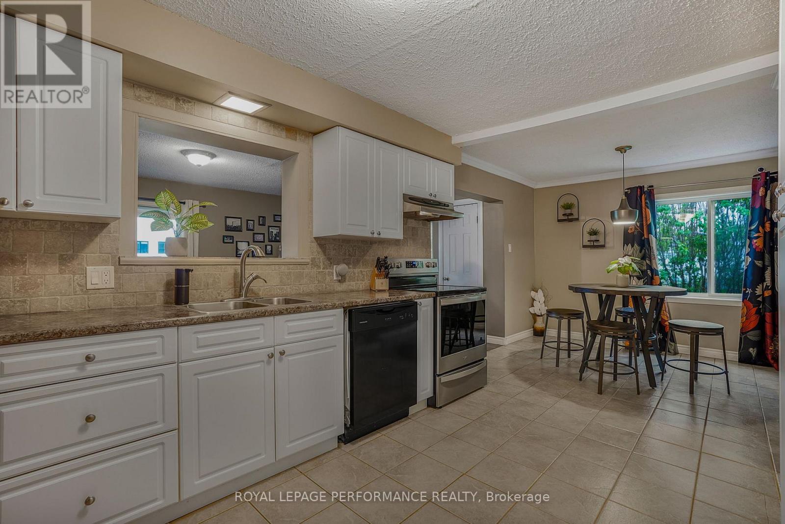 215-217 Nelson Street E, Hawkesbury, Ontario K6A 1L6 - Photo 5 - X13142984