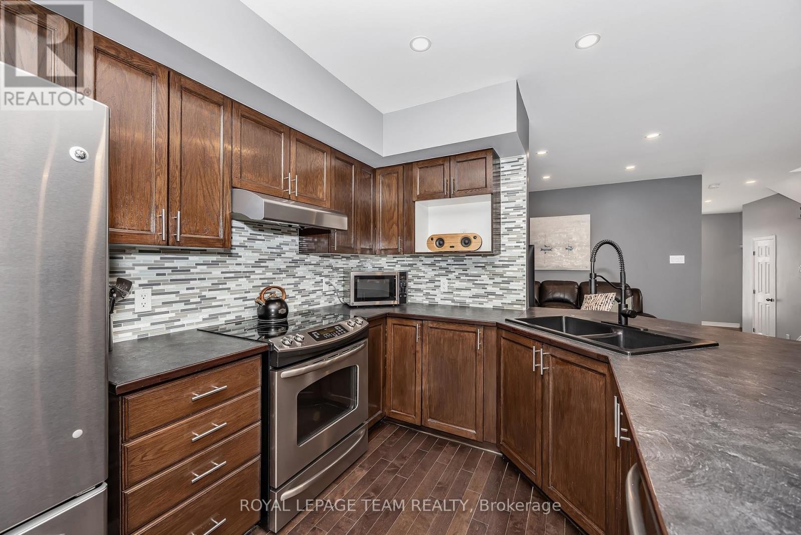 49 Chantilly Gate, Ottawa, Ontario  K2S 2B1 - Photo 12 - X13142976