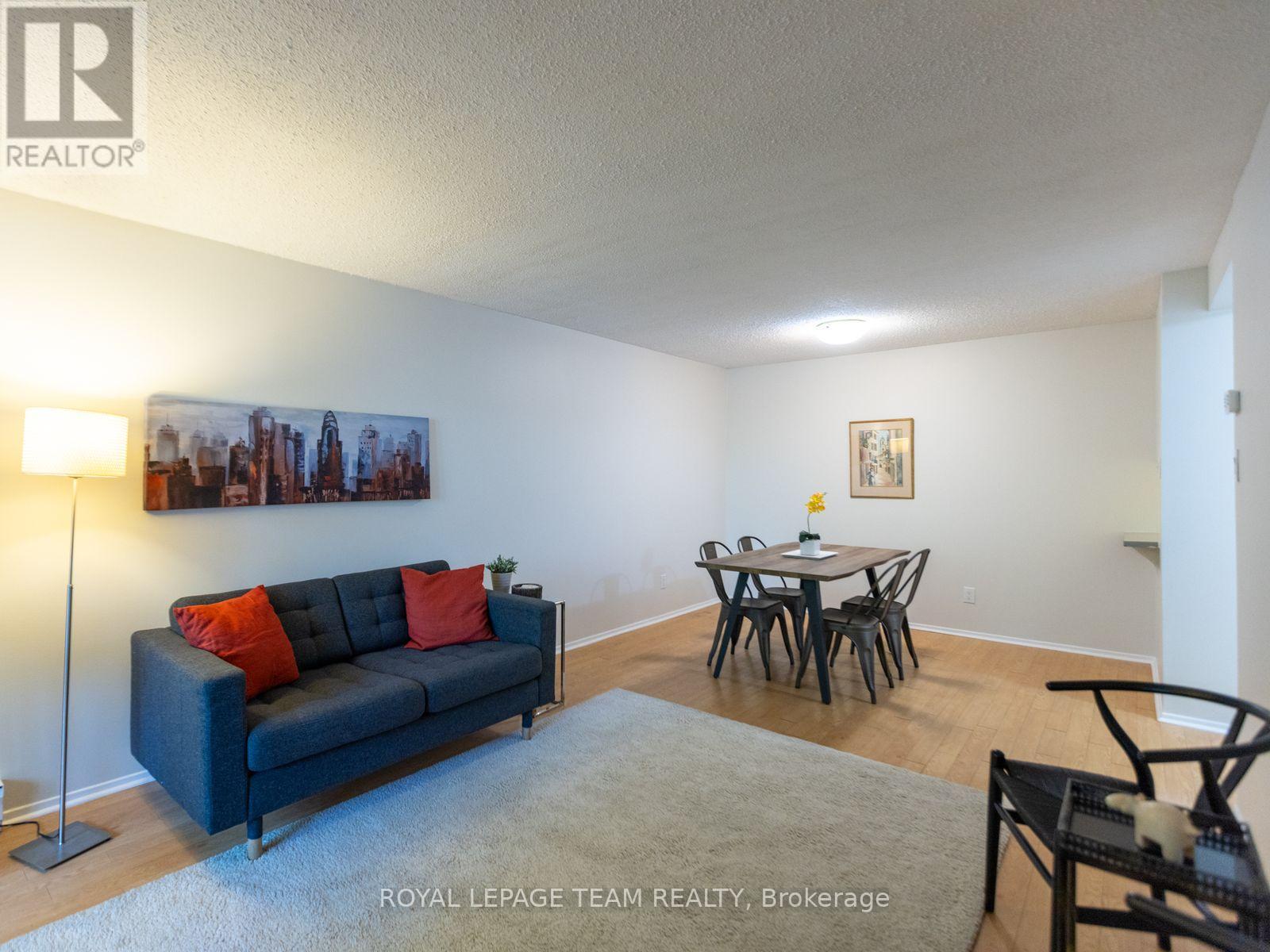 404 - 200 Bay Street, Ottawa, Ontario  K1R 7W8 - Photo 2 - X13143114