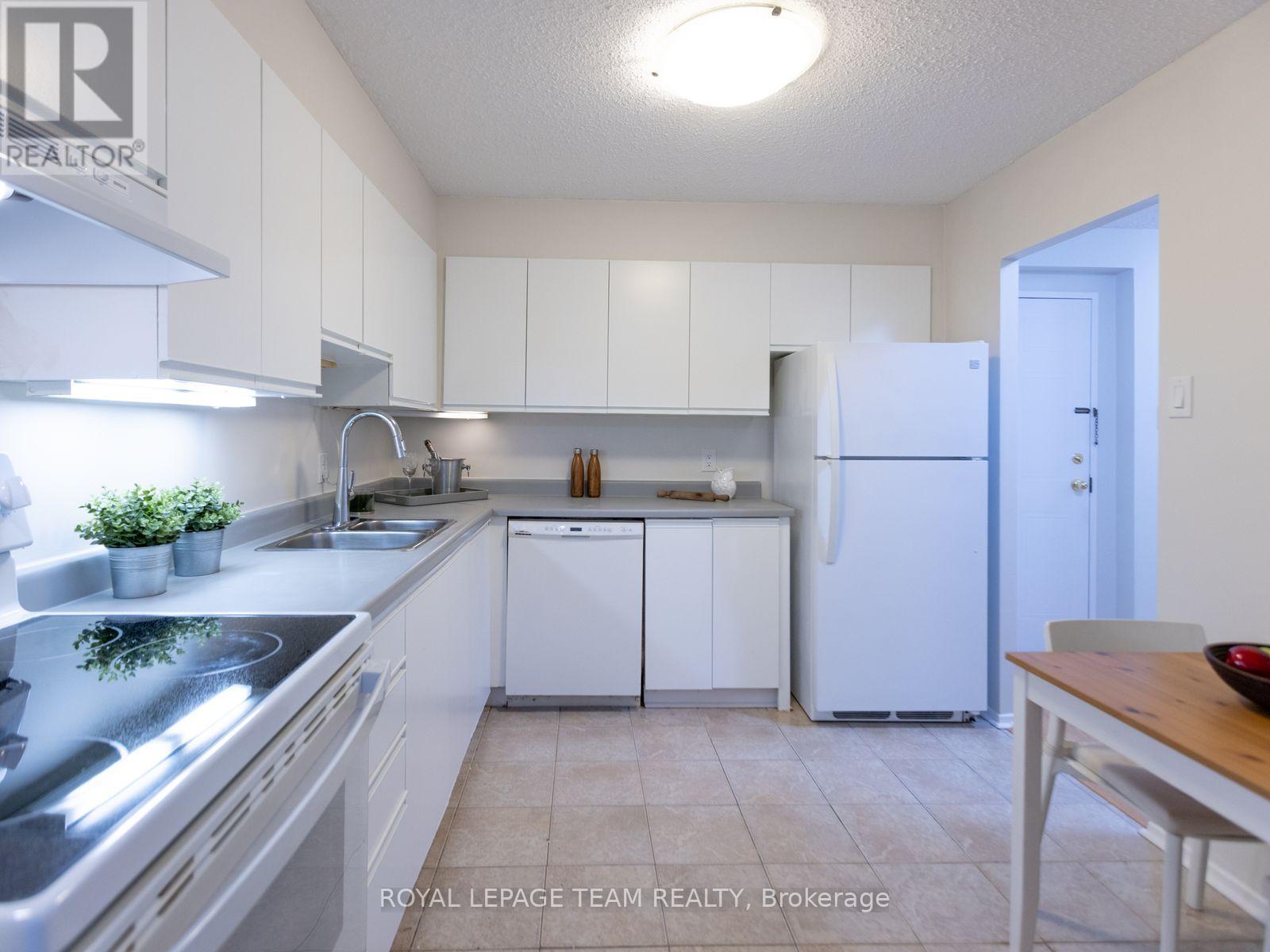 404 - 200 Bay Street, Ottawa, Ontario  K1R 7W8 - Photo 9 - X13143114
