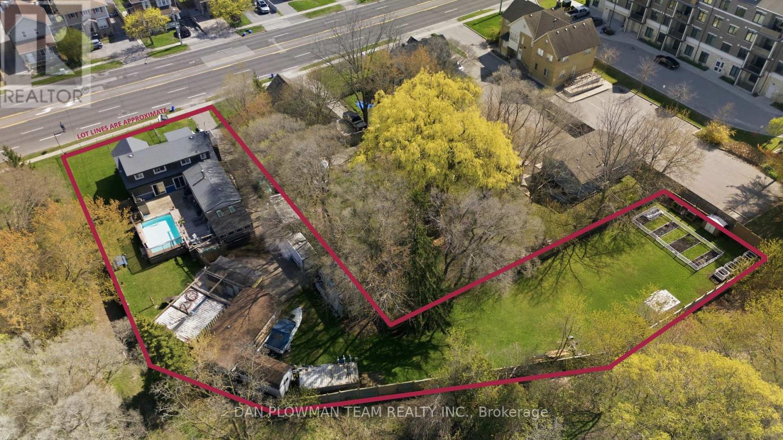678 KING STREET W, Oshawa, Ontario