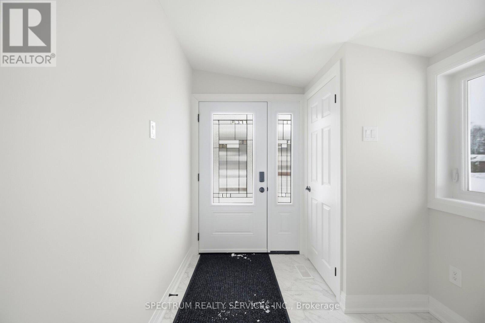 161 Antigua Drive, Wasaga Beach, Ontario L9Z 2S2 - Photo 2 - S13097758