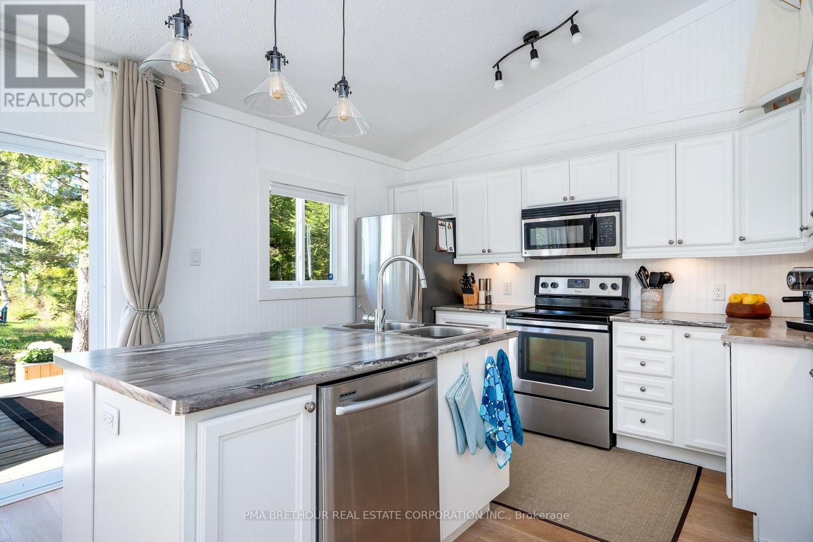 282 Coastline Drive, Wasaga Beach, Ontario  L9Z 2M4 - Photo 13 - S13128194