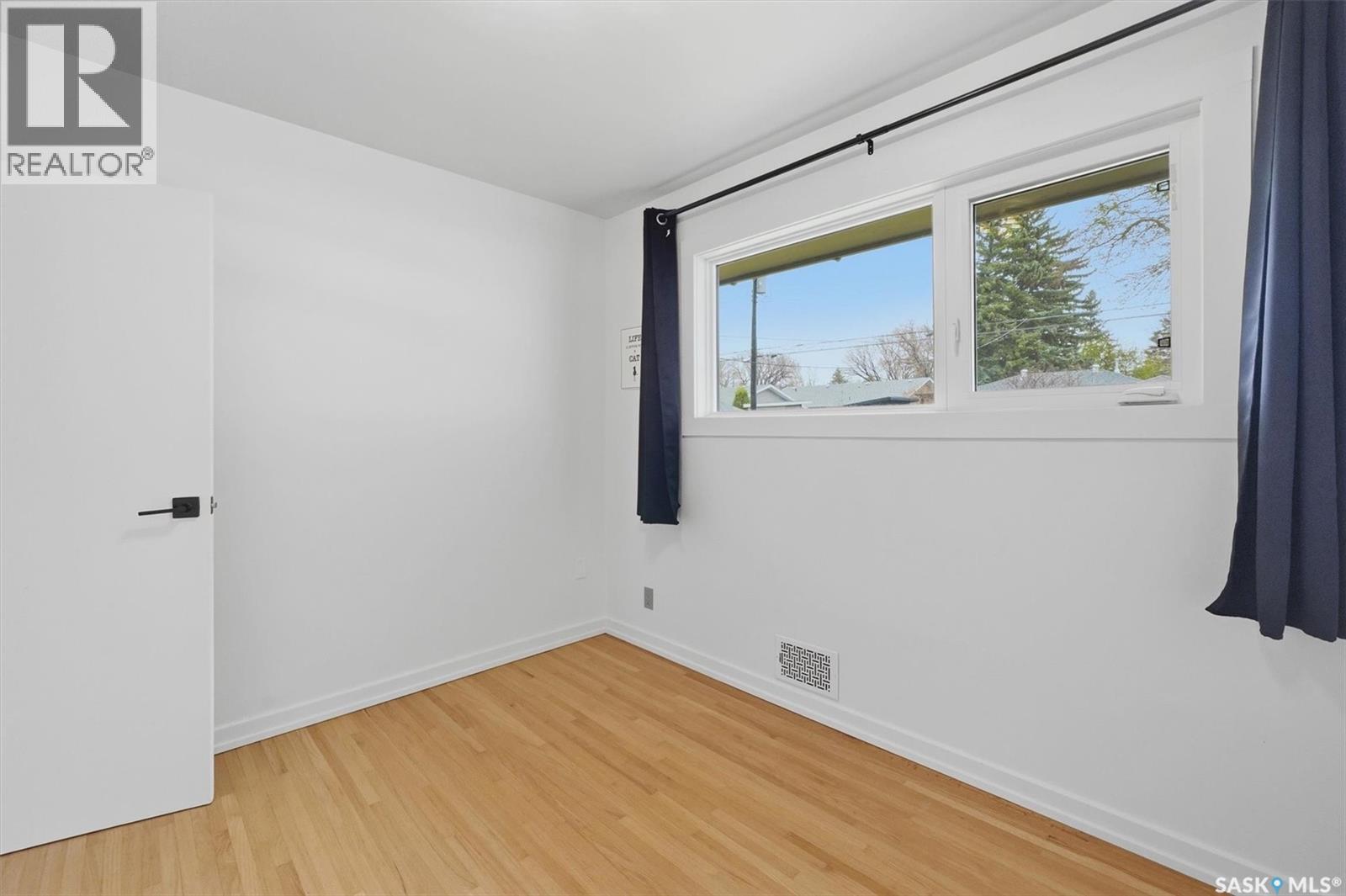 2417 Hanover Avenue, Saskatoon, Saskatchewan  S7J 1E7 - Photo 21 - SK036279
