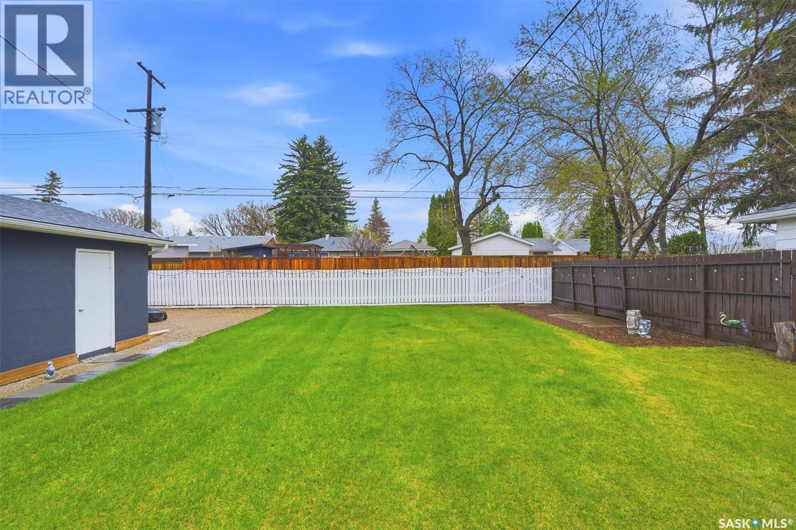 2417 Hanover Avenue, Saskatoon, Saskatchewan  S7J 1E7 - Photo 41 - SK036279