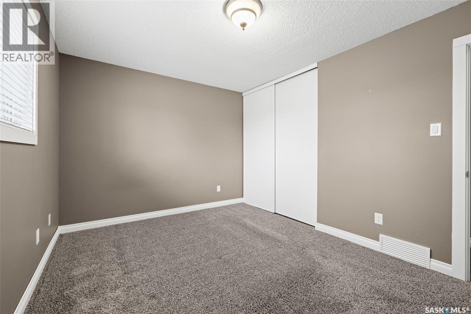 1015 Kenderdine Drive N, Regina, Saskatchewan  S4X 4H8 - Photo 13 - SK036266