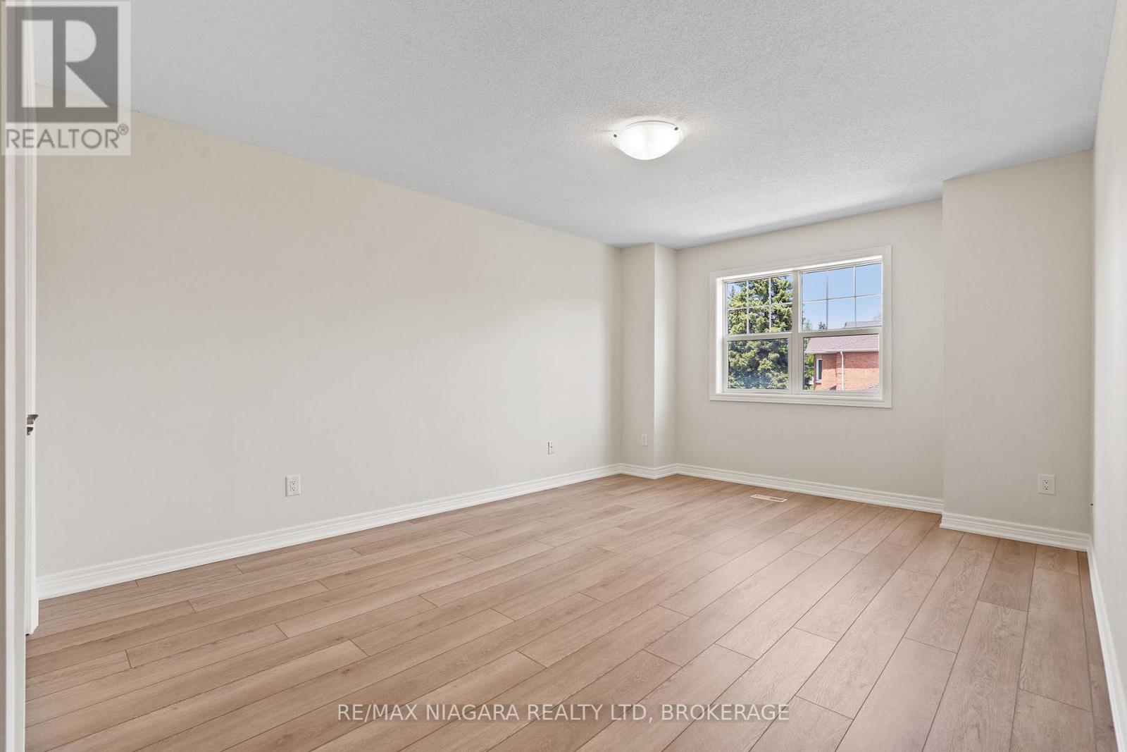 3 - 5200 Dorchester Road, Niagara Falls, Ontario  L2E 7M6 - Photo 16 - X13143034