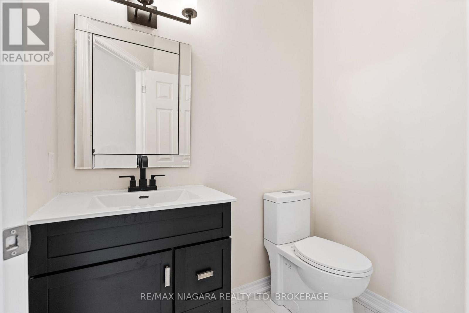 3 - 5200 Dorchester Road, Niagara Falls, Ontario  L2E 7M6 - Photo 5 - X13143034
