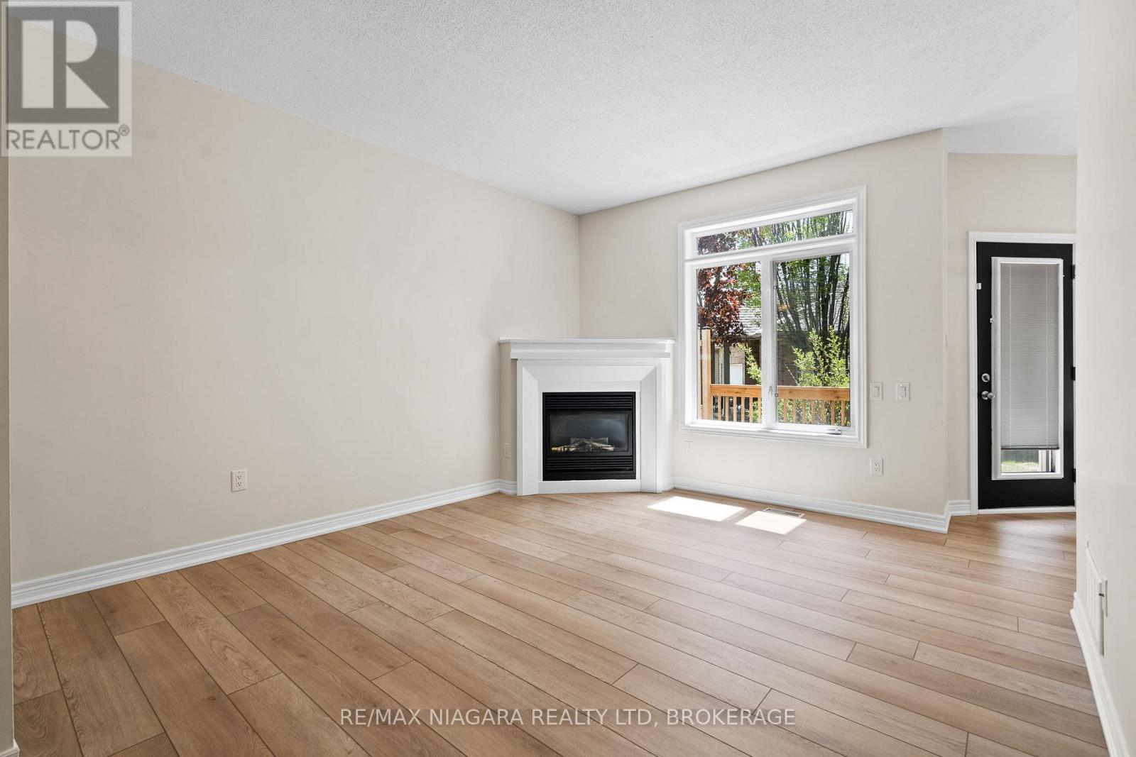 3 - 5200 Dorchester Road, Niagara Falls, Ontario  L2E 7M6 - Photo 8 - X13143034