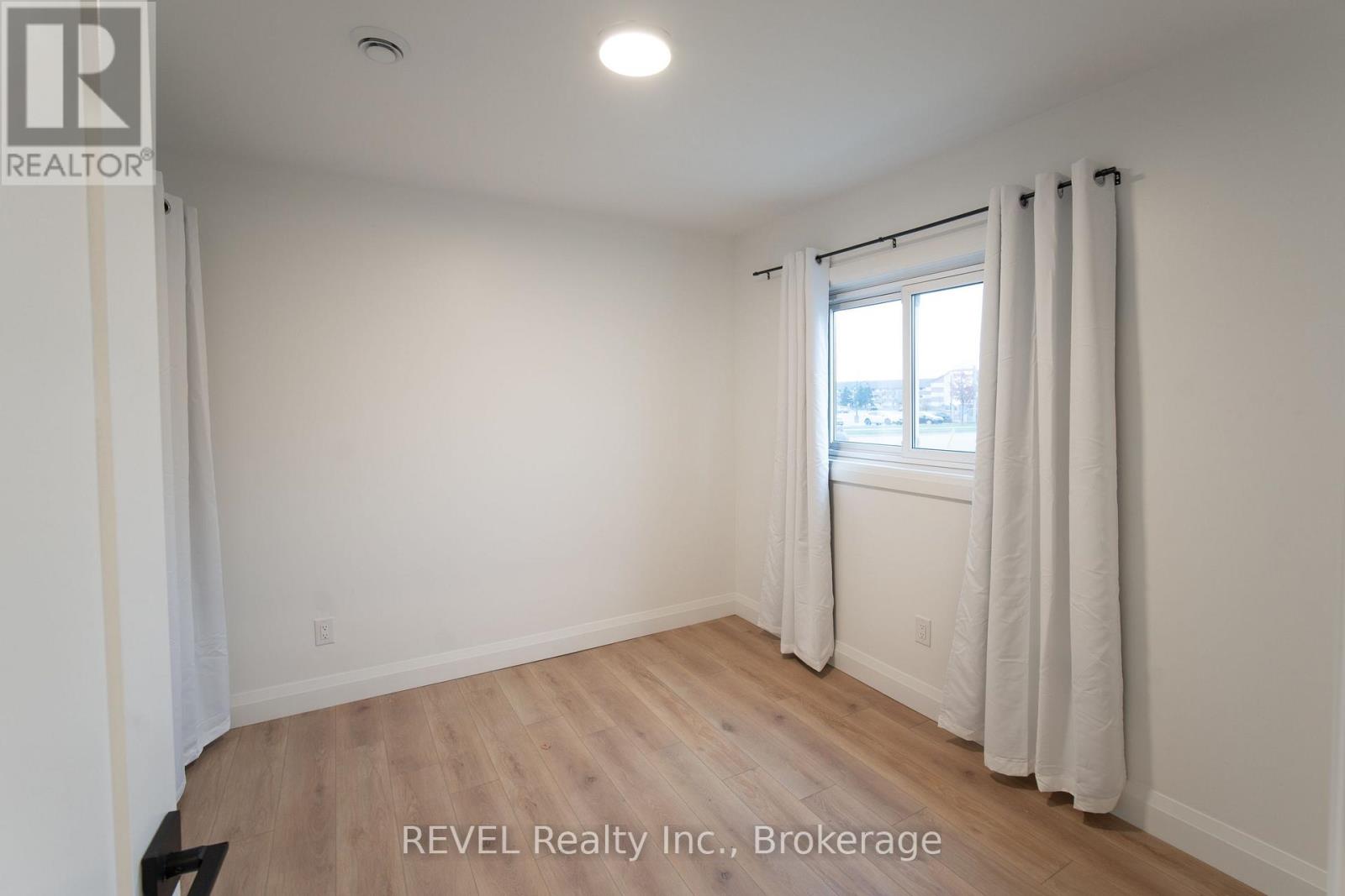 Upper - 718 Ontario Road, Welland, Ontario  L3B 5C9 - Photo 10 - X13143058