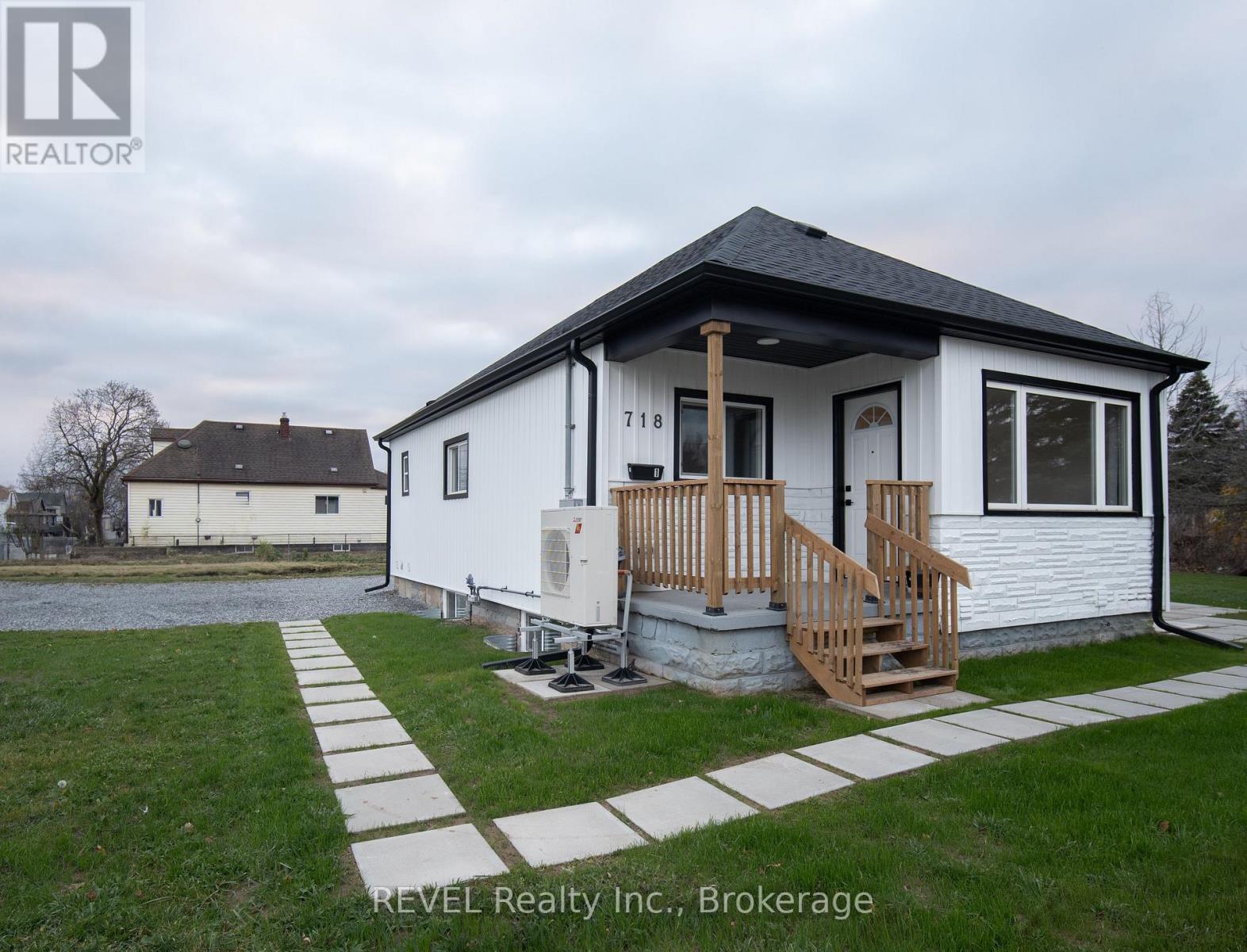Upper - 718 Ontario Road, Welland, Ontario  L3B 5C9 - Photo 13 - X13143058