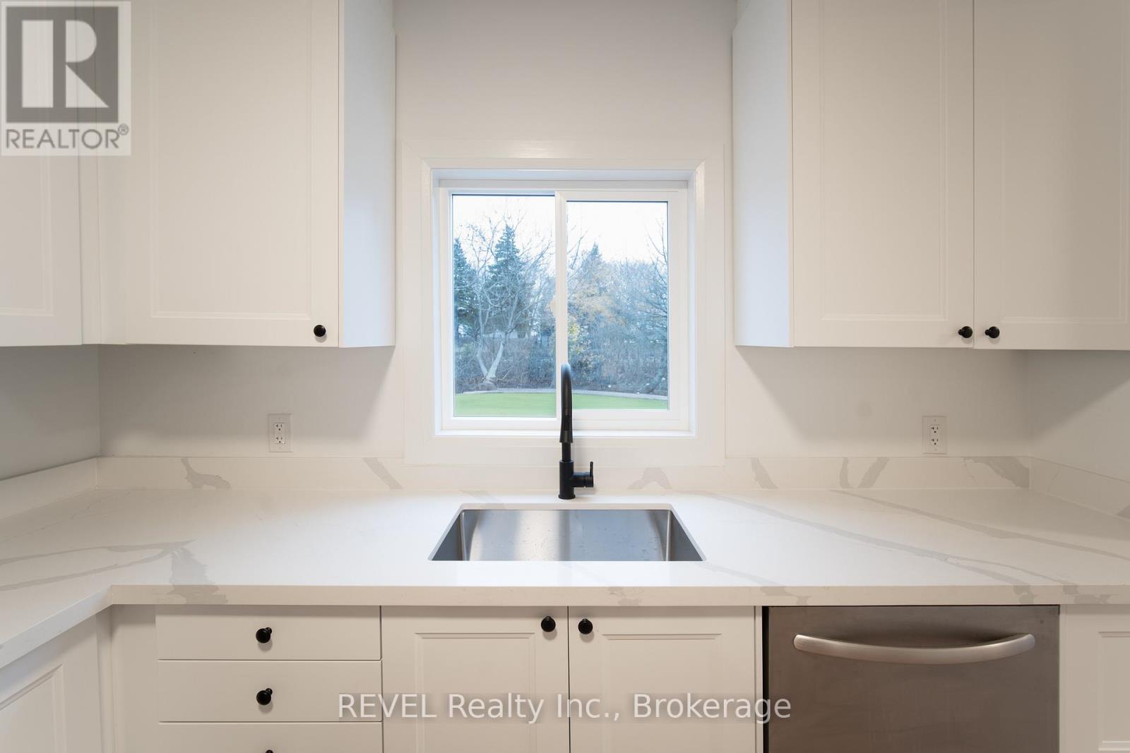 Upper - 718 Ontario Road, Welland, Ontario  L3B 5C9 - Photo 5 - X13143058
