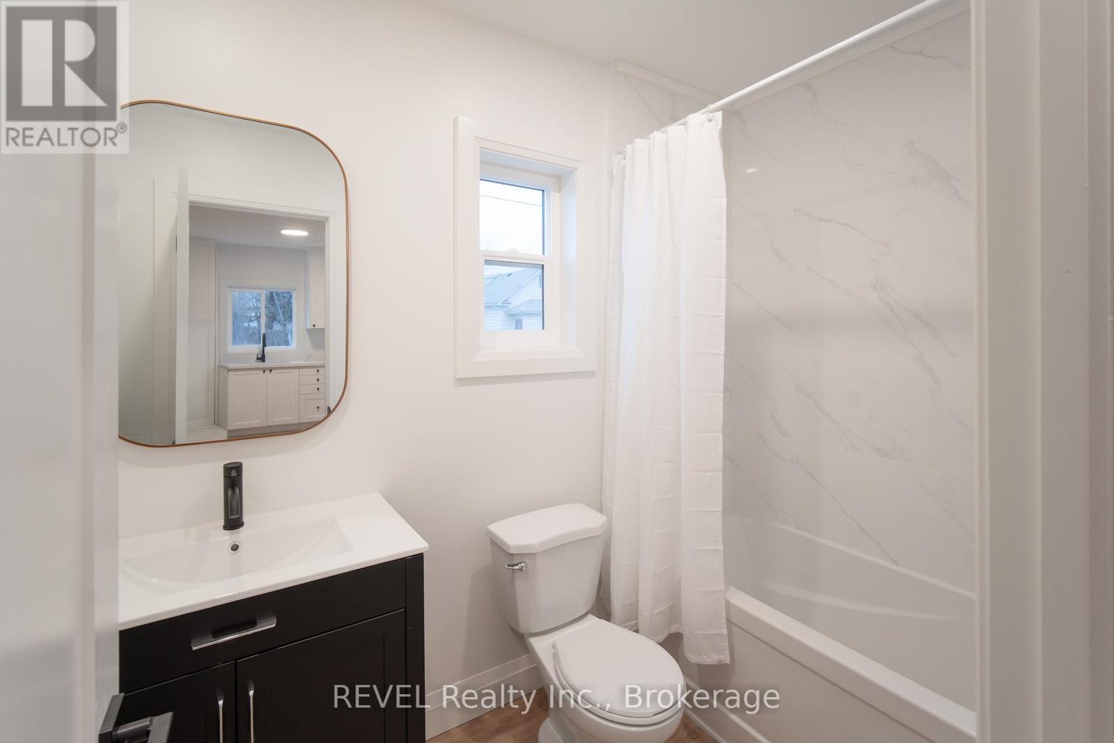 Upper - 718 Ontario Road, Welland, Ontario  L3B 5C9 - Photo 9 - X13143058