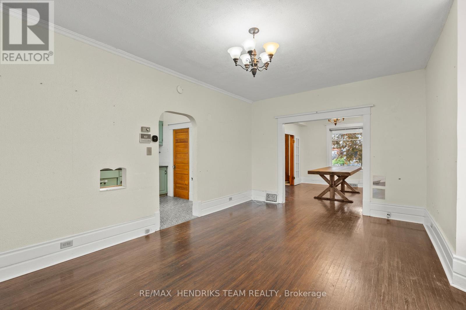 9 1/2 Elizabeth Street, St. Catharines, Ontario  L2R 2K8 - Photo 11 - X13143146