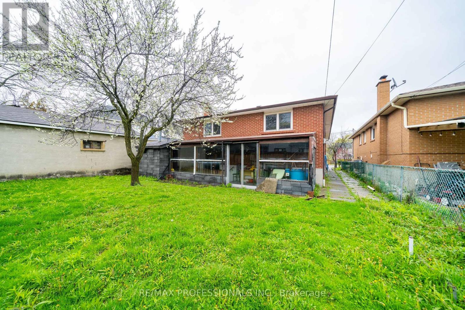1164 Kipling Avenue, Toronto, Ontario  M9B 3M6 - Photo 17 - W13142532