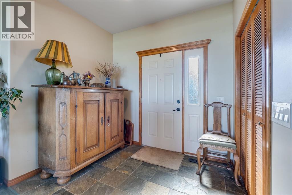 412 Harrison Court, Crossfield, Alberta  T0M 0S0 - Photo 4 - A2301201