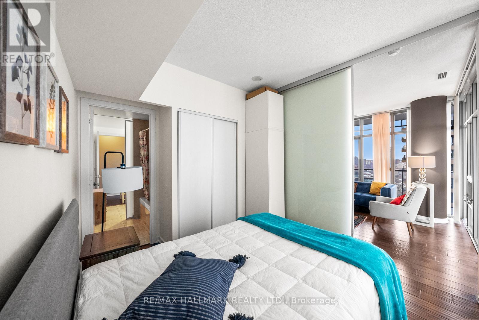 2908 - 33 Charles Street E, Toronto, Ontario  M4Y 0A2 - Photo 24 - C13142788