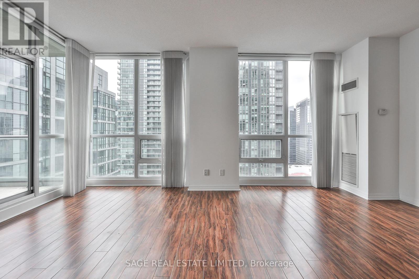 2711 - 16 Yonge Street, Toronto, Ontario  M5E 2A1 - Photo 1 - C13142858