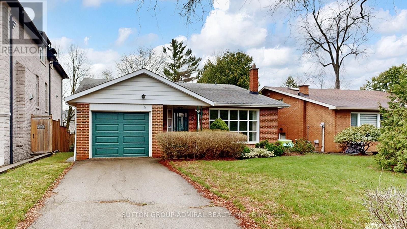 5 Wedgeport Place, Toronto, Ontario  M2N 4B3 - Photo 1 - C13142890