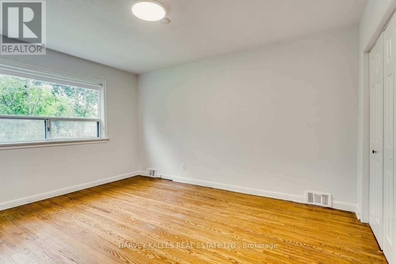 135 Combe Avenue, Toronto, Ontario  M3H 4K2 - Photo 22 - C13143060