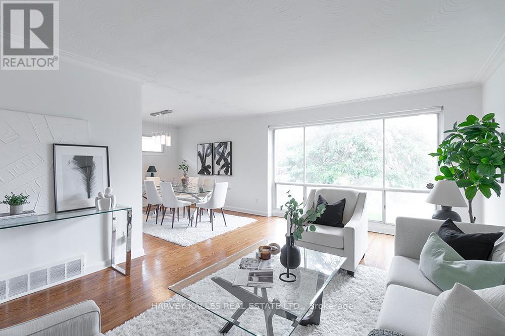 135 Combe Avenue, Toronto, Ontario  M3H 4K2 - Photo 9 - C13143060