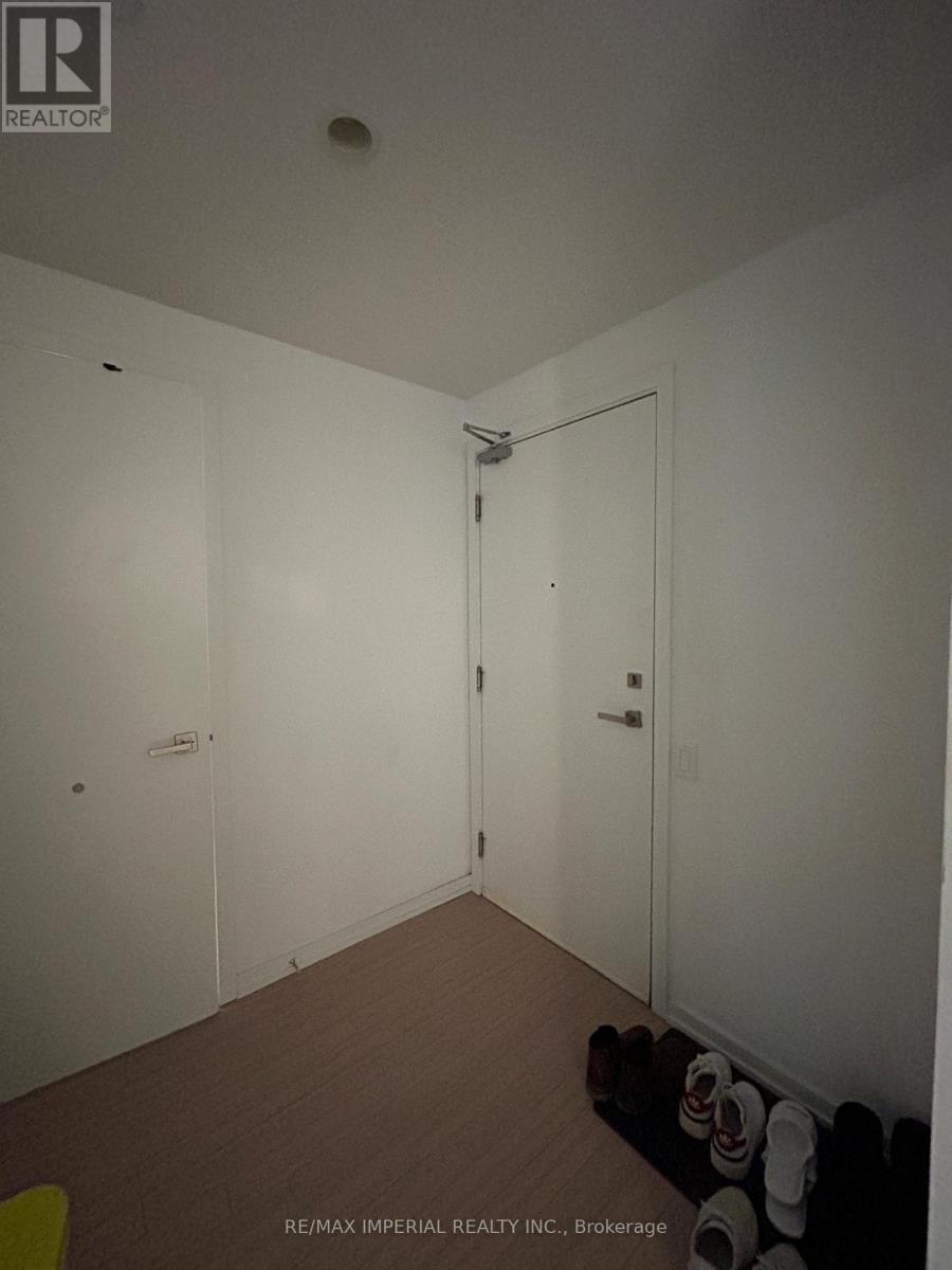 2708 - 101 Peter Street W, Toronto, Ontario  M5V 0G6 - Photo 1 - C13143218