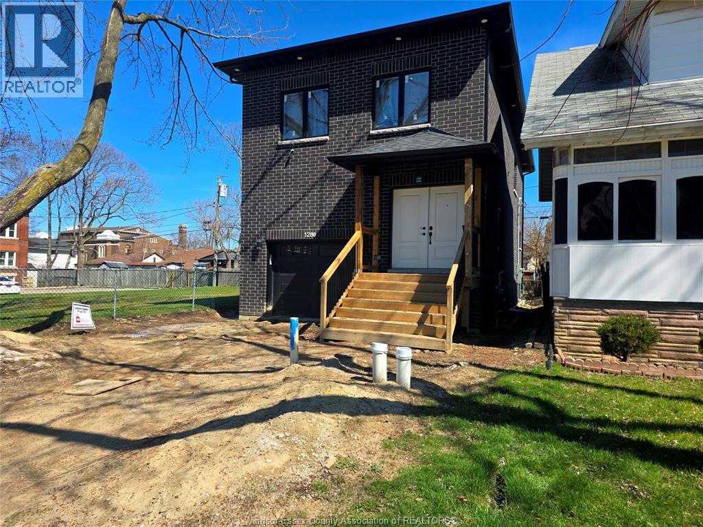 MLS# 26011405: 1280 DUFFERIN PLACE, Windsor, Canada