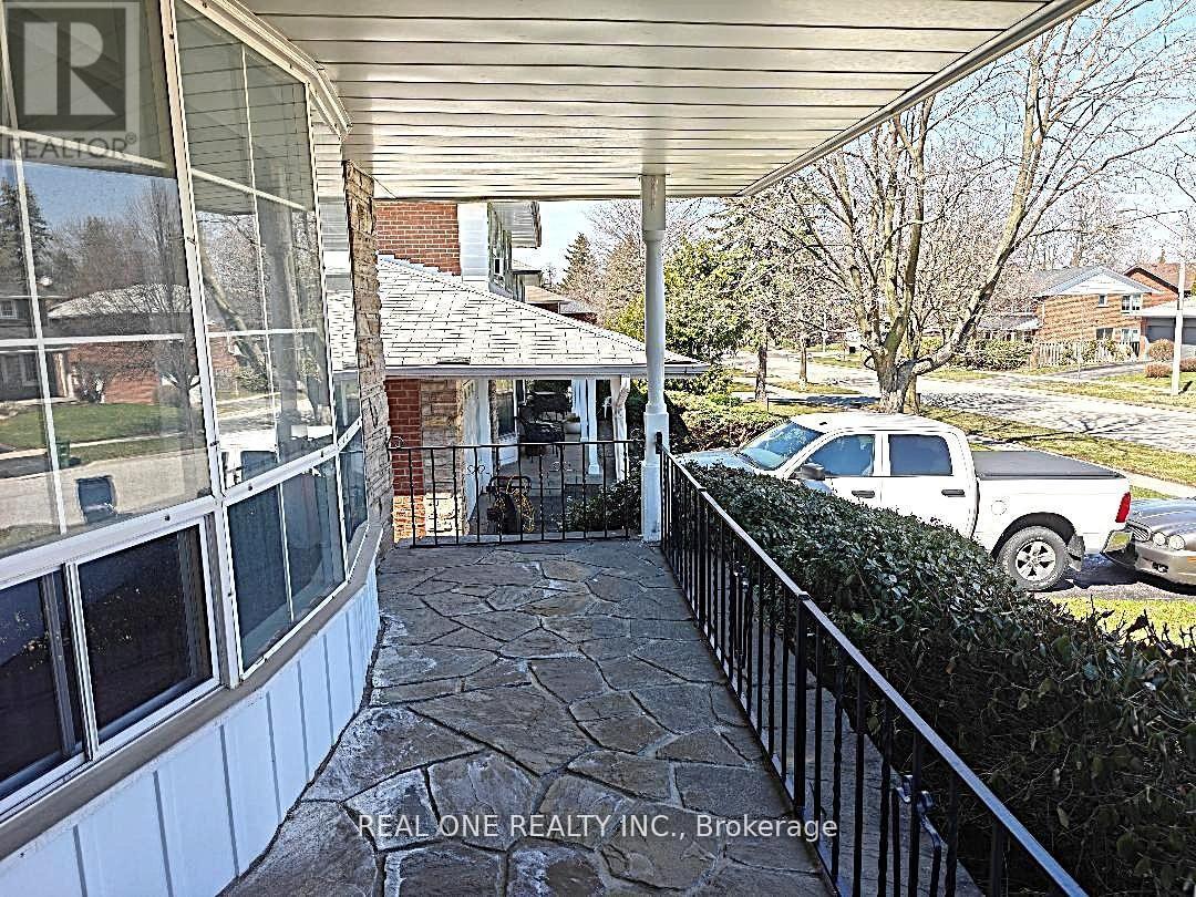 22 Kenmanor Boulevard, Toronto, Ontario  M1W 1R7 - Photo 3 - E13143098