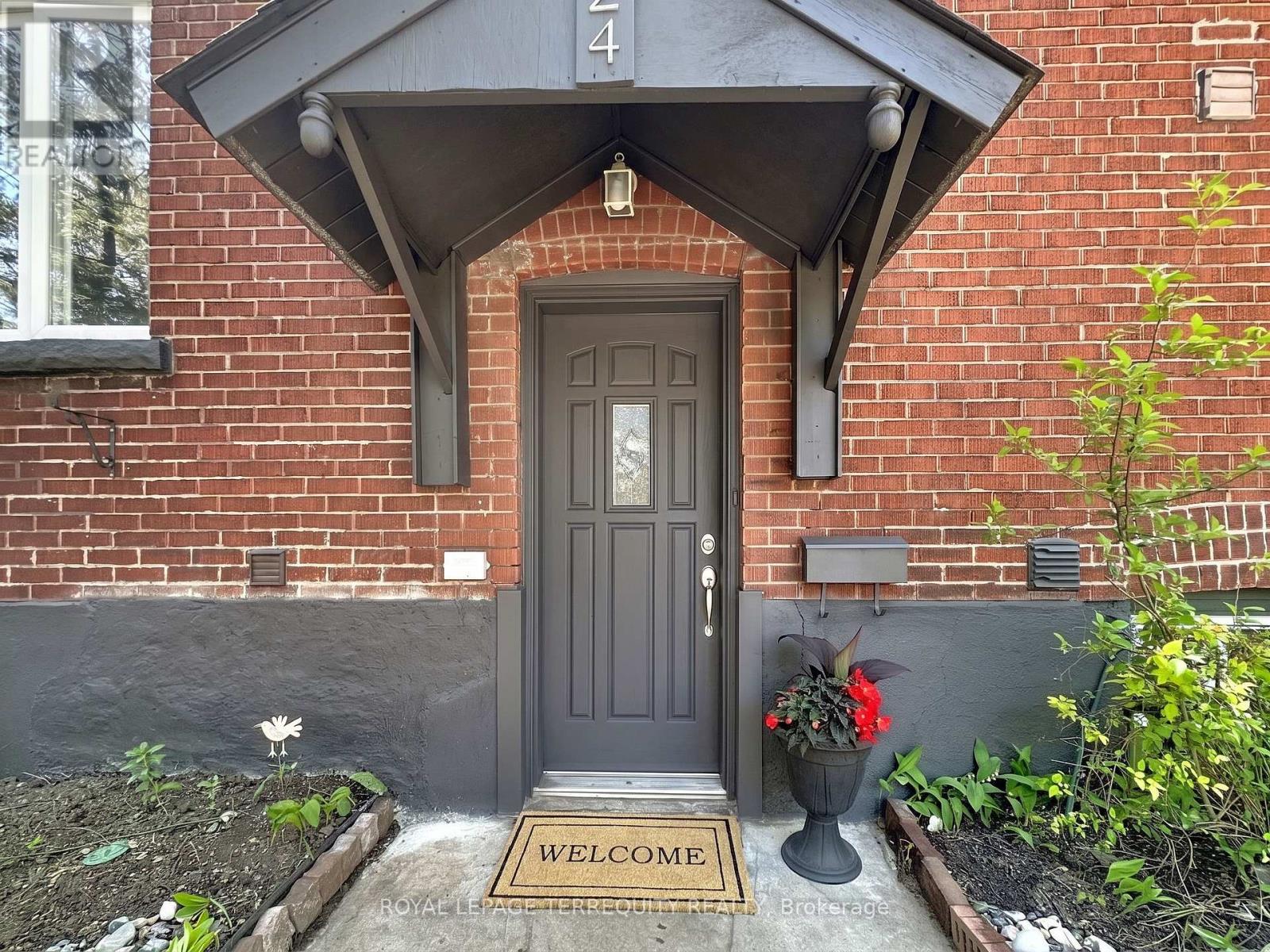 57 QUEENSDALE AVENUE, Toronto, Ontario