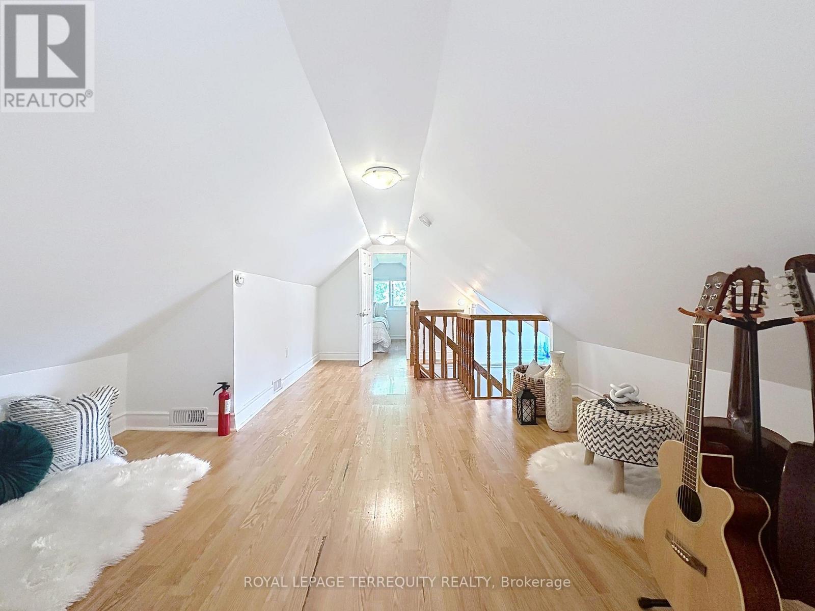 57 Queensdale Avenue, Toronto, Ontario  M4J 1Y1 - Photo 18 - E13143178
