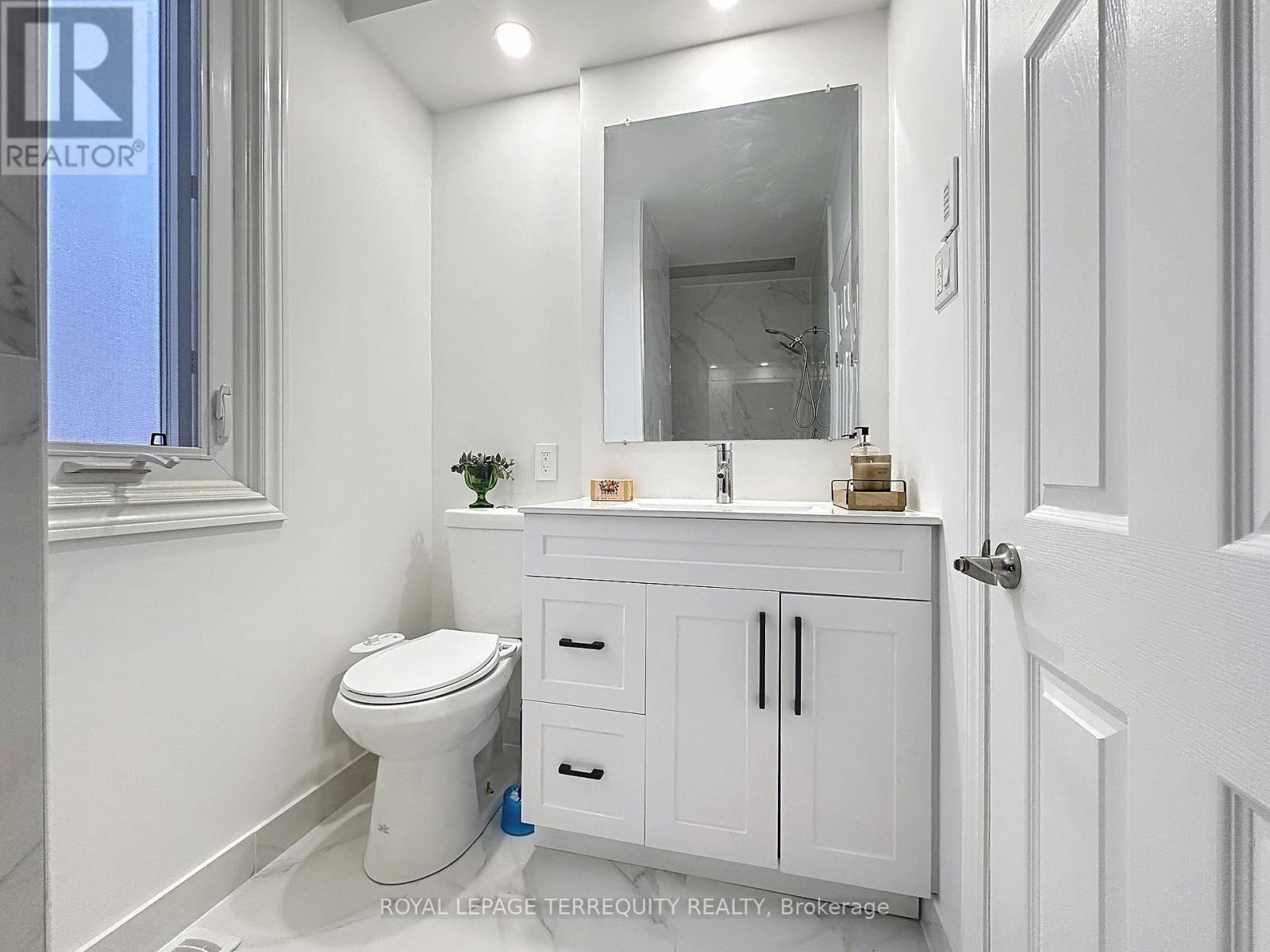57 Queensdale Avenue, Toronto, Ontario  M4J 1Y1 - Photo 21 - E13143178