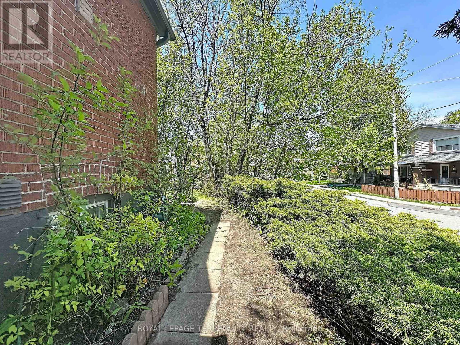 57 Queensdale Avenue, Toronto, Ontario  M4J 1Y1 - Photo 28 - E13143178