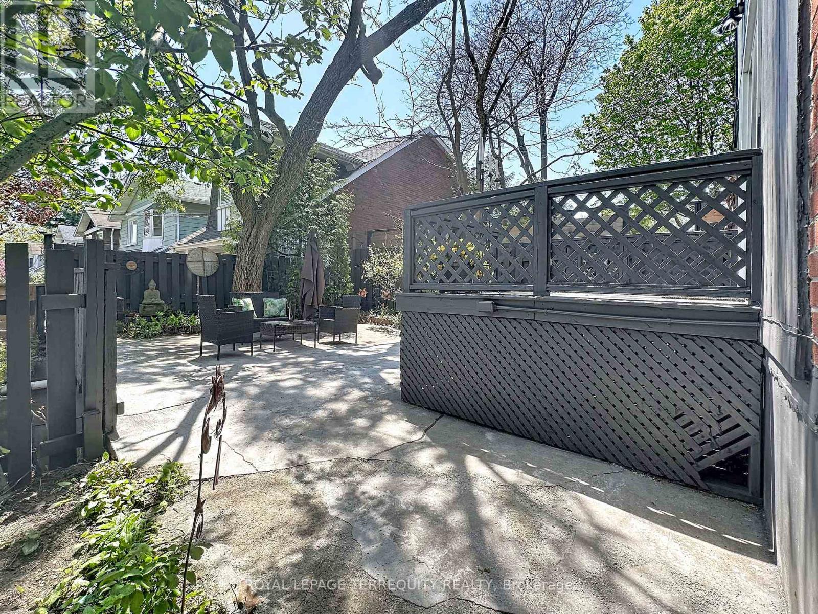 57 Queensdale Avenue, Toronto, Ontario  M4J 1Y1 - Photo 31 - E13143178