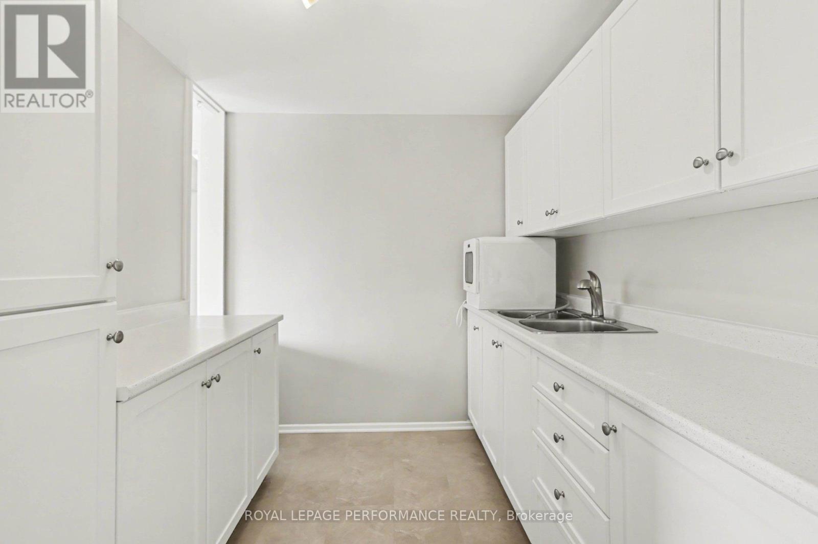 8 - 51 Sumac Street, Ottawa, Ontario  K1J 7T7 - Photo 13 - X12853500