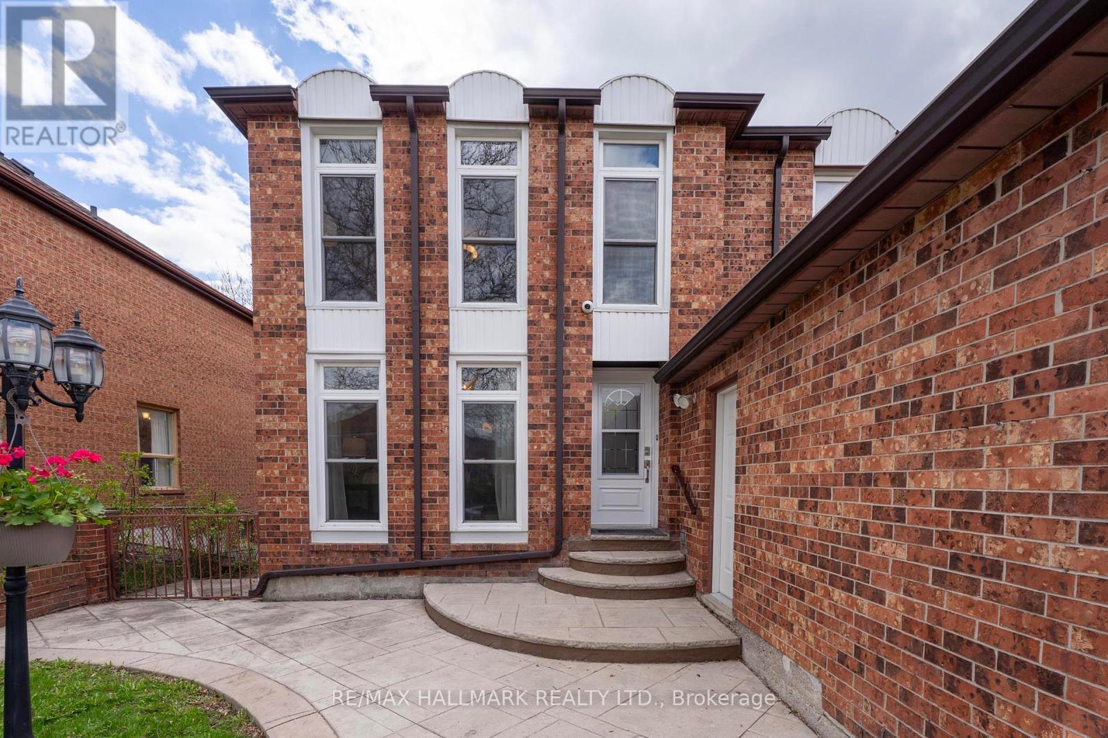 58 Alexis Road, Markham, Ontario  L3T 6Z8 - Photo 3 - N13142842