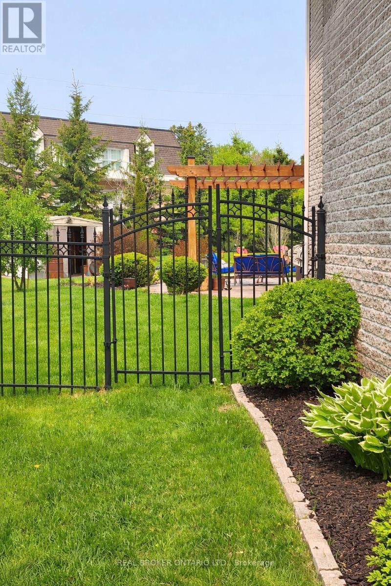 44 Saltzburg Crescent, Georgina, Ontario L4P 4H3 - Photo 34 - N13142892