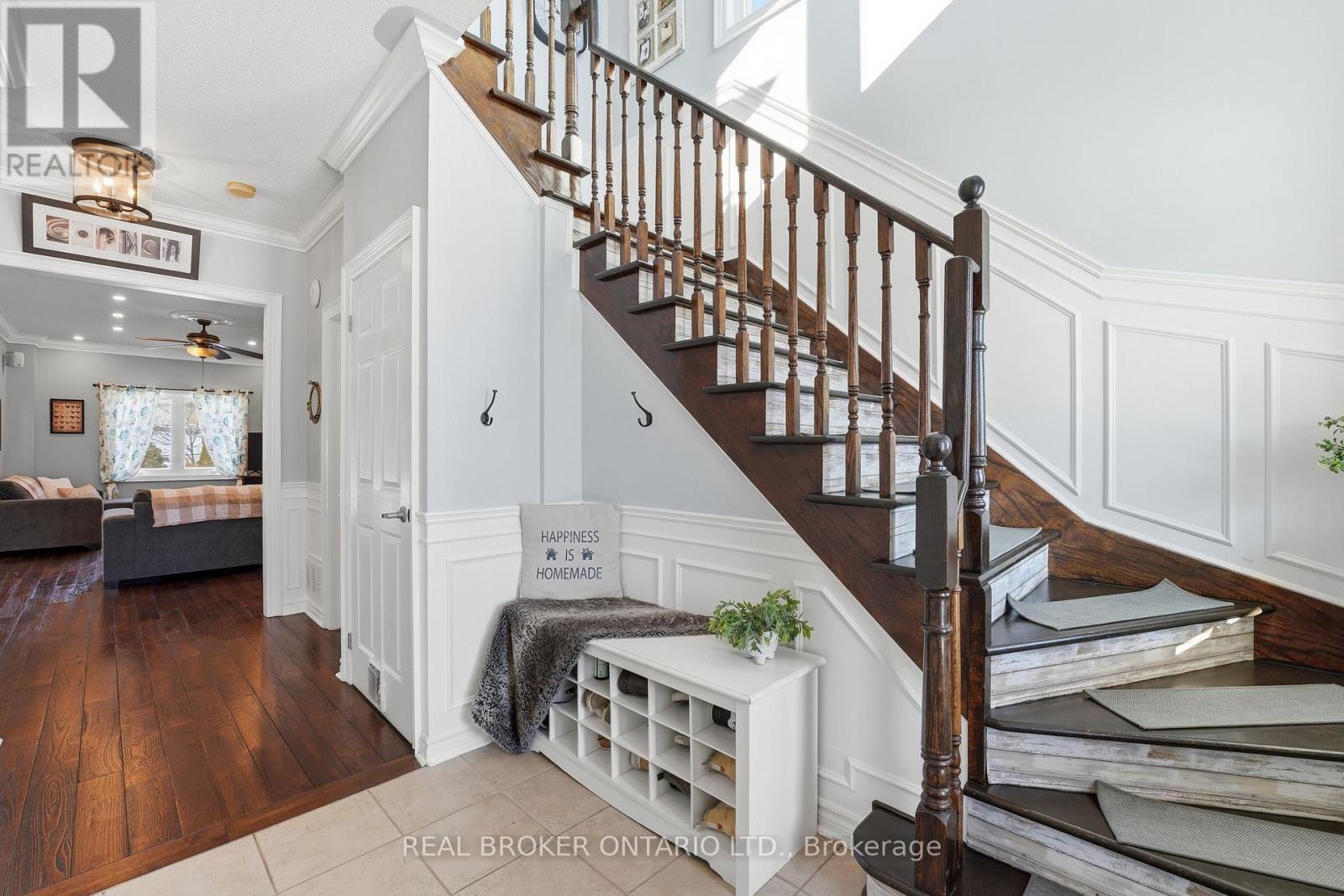 44 Saltzburg Crescent, Georgina, Ontario L4P 4H3 - Photo 5 - N13142892