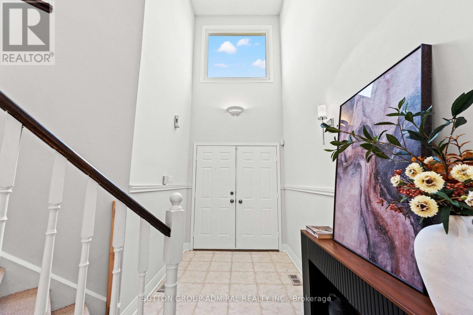 27 Ramblewood Lane, Vaughan, Ontario  L4J 6R8 - Photo 4 - N13143222